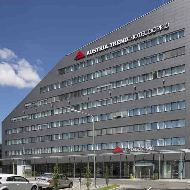Modern St. Marx venue at Hotel Doppio for large corporate conferences and business meetings.