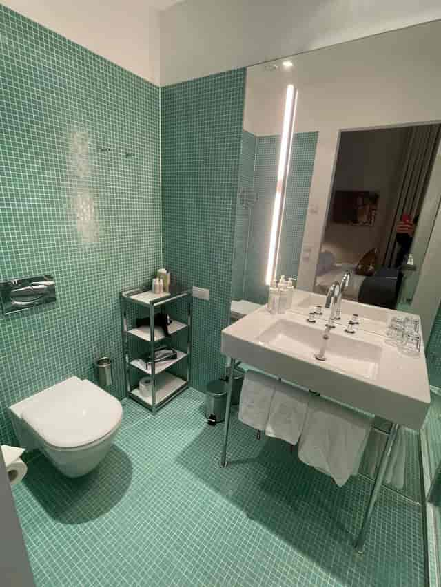 Modern hotel bathroom in Altstadt Vienna, Level41, for luxury event lodging and corporate travel.