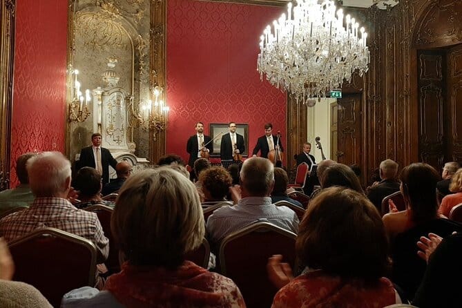 Red Salon gala dinner with live orchestra at Wiener Barock Orchester for corporate event venues.