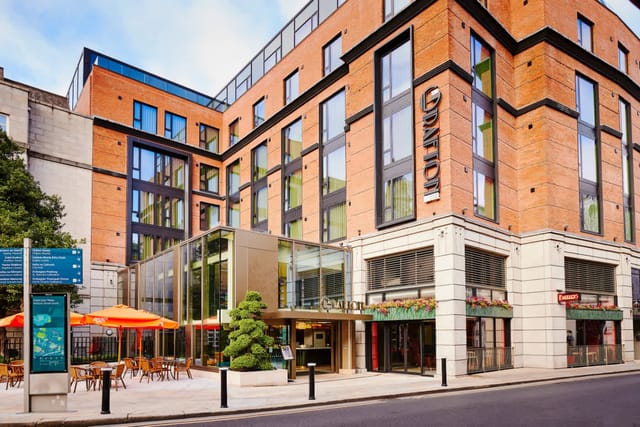 Bartley's Lounge at The Grafton: Modern hotel venue with outdoor breakout space for networking.