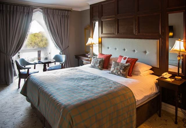 Castle & Courtyard Rooms
