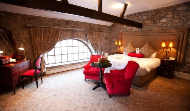 Castle & Courtyard Rooms