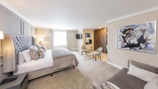Wilfield & Gilford Suites, luxury hotel room for VIP meetings and corporate breakout sessions.