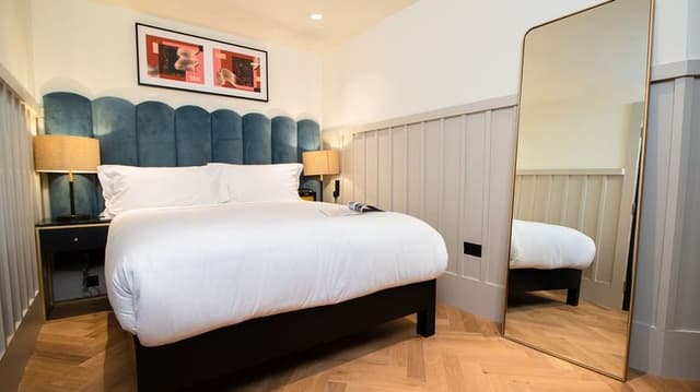 Clarence Suite