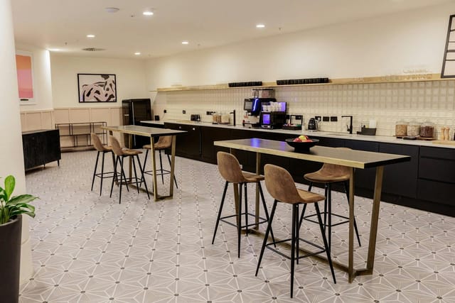 Contemporary Smyth House meeting room for networking and team huddle breakout sessions.
