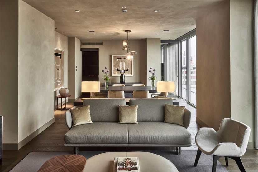 Luxury VIU Suite in Milan: Elegant boardroom for VIP meetings and exclusive corporate events.