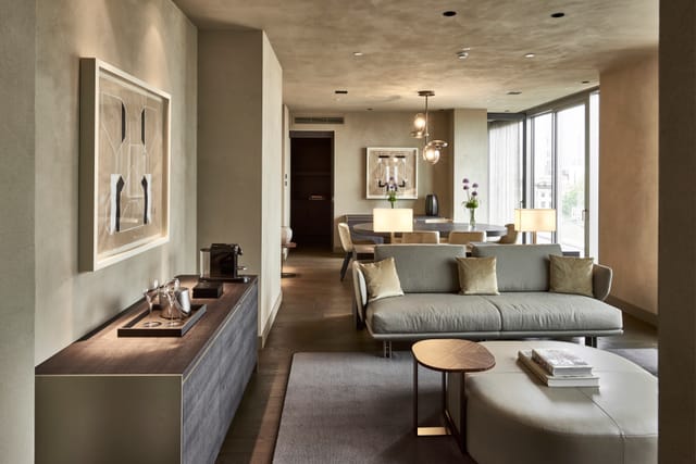 The VIU Suite: Luxury boardroom for VIP meetings and executive events in Milan.