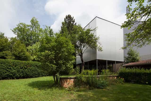 Geymüllerschlössel architectural backdrop for minimalist pop-up events and creative venue hire.