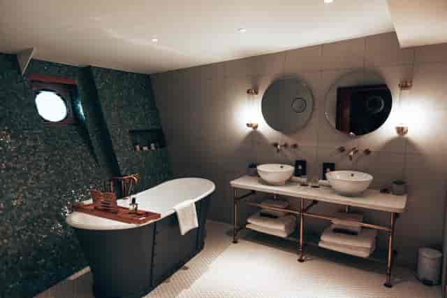 Luxury hotel bathroom in Skerryvore Suite, Fingal Hotel, for executive retreats and incentive travel.