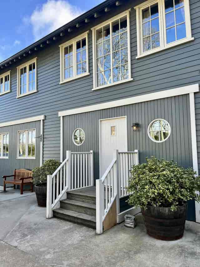 Boutique Waterfront entrance at Archerfield House for private retreats and corporate meetings.