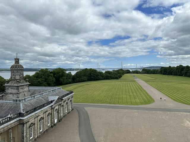 Hopetoun House