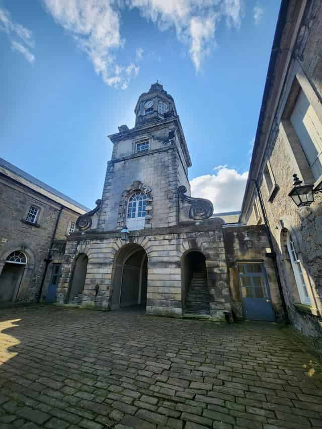 Hopetoun House