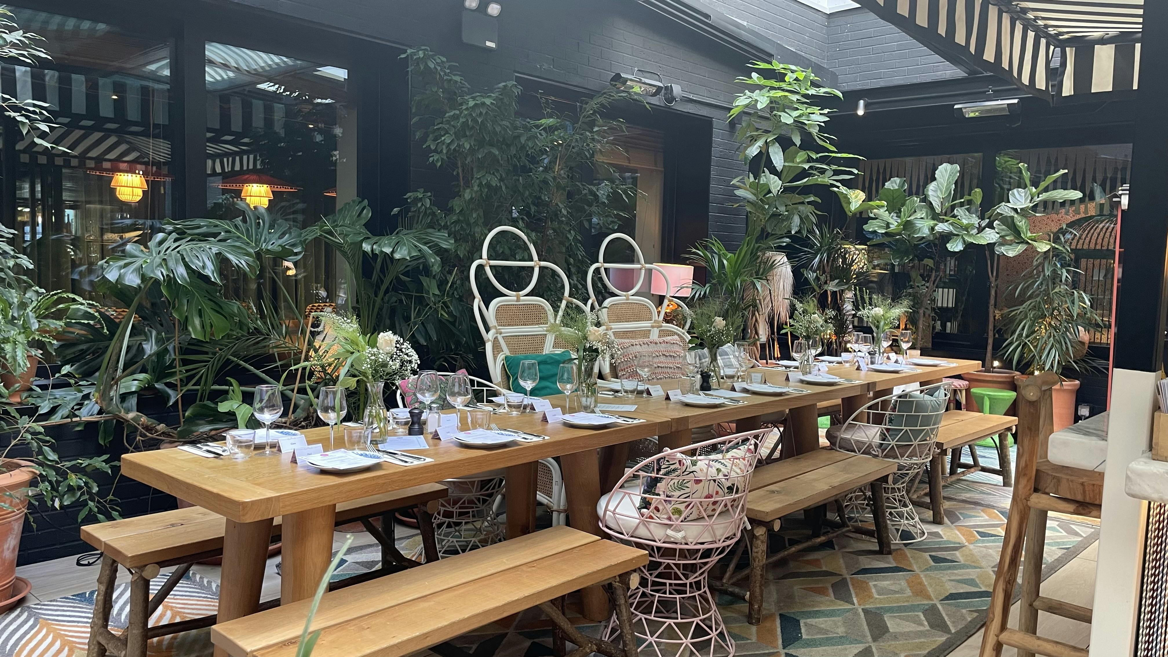Garden Bar at Mama Shelter London: elegant dining setup for intimate gatherings and corporate retreats.
