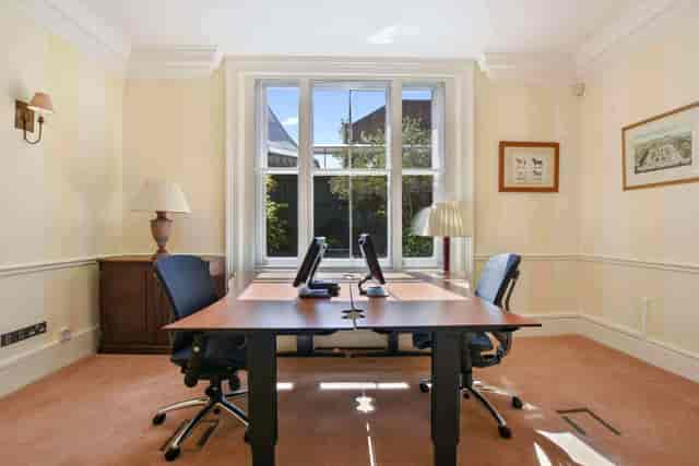 Directors’ dining room for private meetings, business interviews, and corporate breakout sessions.