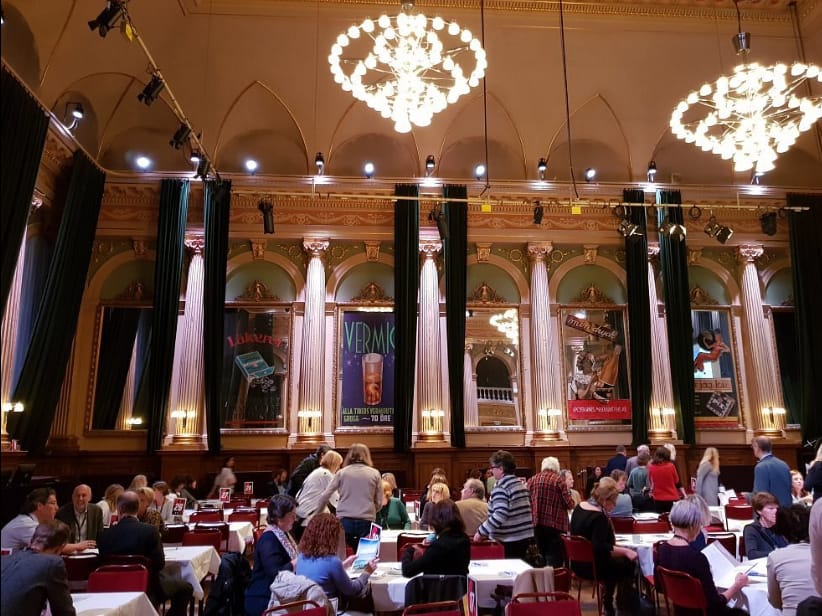 Vibrant Stora Salen event space in Nalen, ideal for conferences and networking.