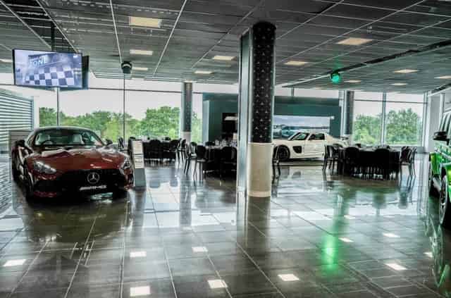 AMG Performance Floor
