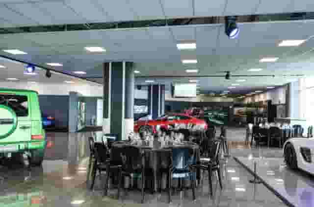AMG Performance Floor