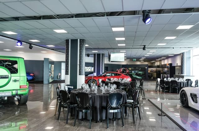 AMG Performance Floor