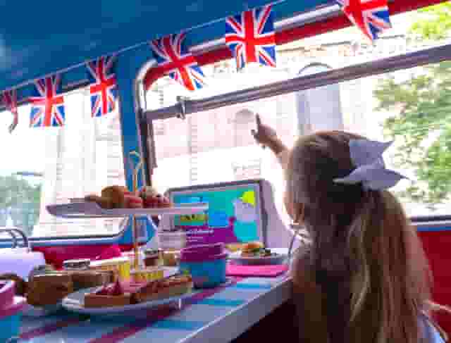 Peppa Pig Party Bus Hire