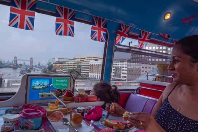 Peppa Pig Party Bus Hire
