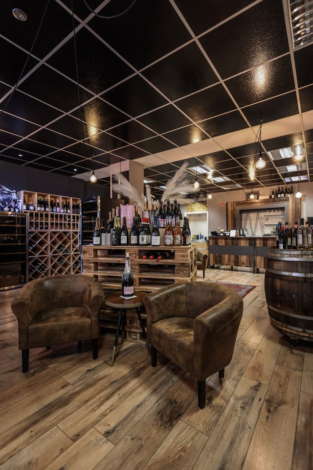 Heinzhermann wine bar: rustic industrial VIP wine tasting and networking event space.