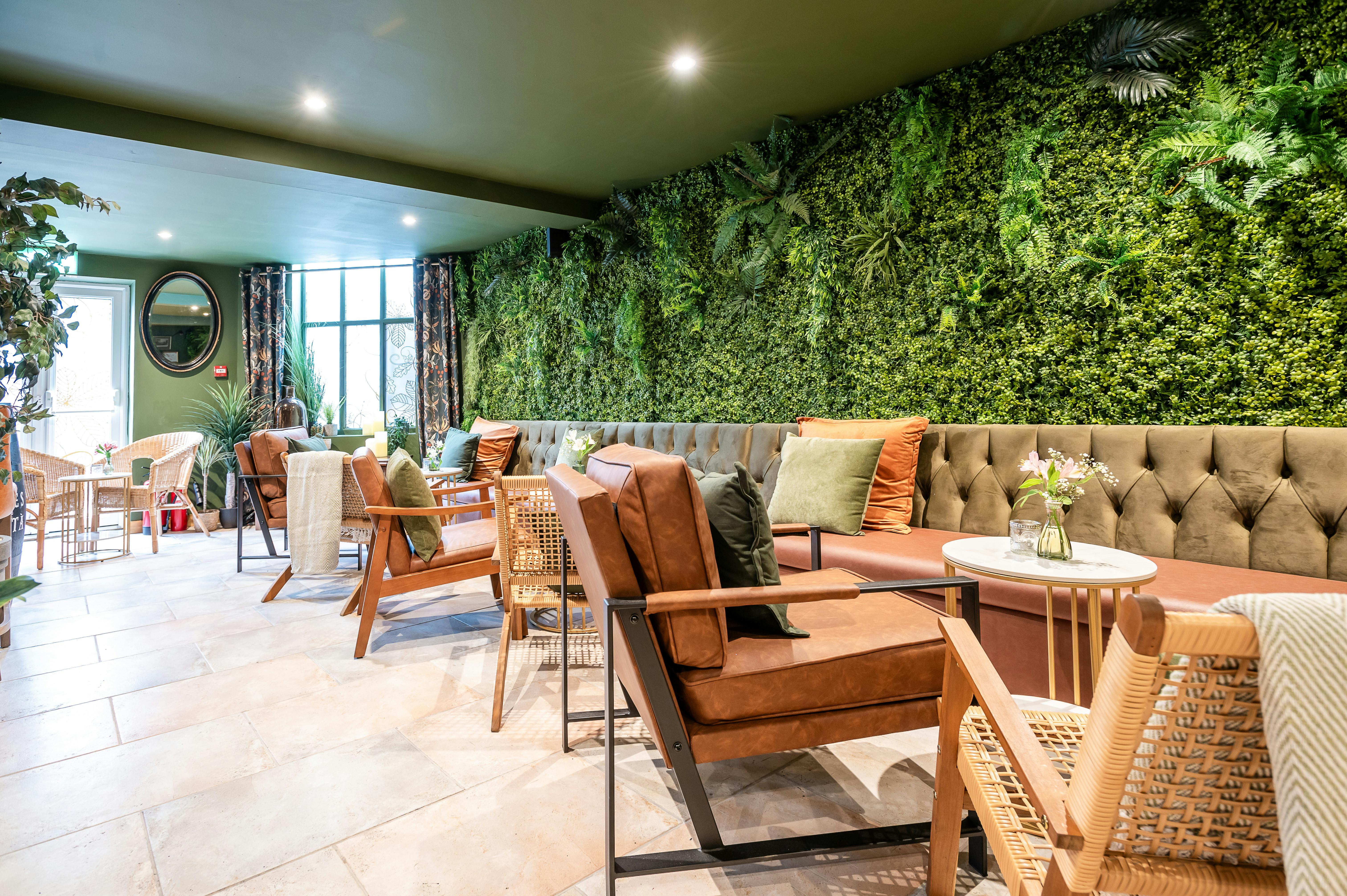 Owen's Kitchen & Bar - The Green Room image 1