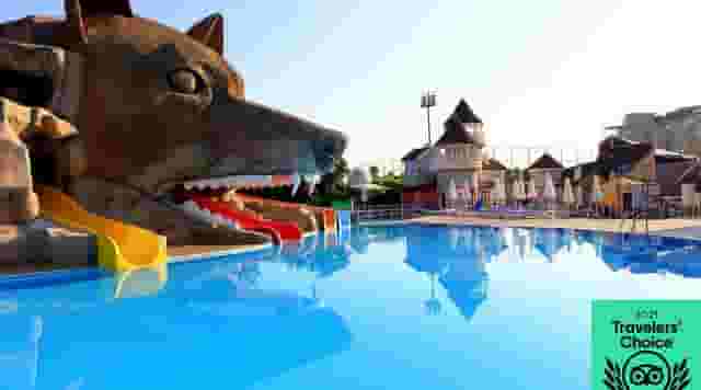 Pool Club & Spa