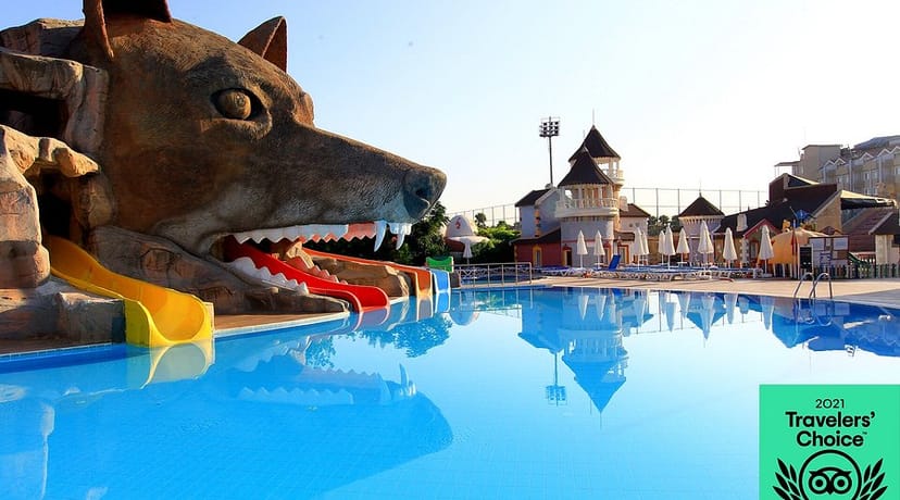 Pool Club & Spa at Rox Resort: Vibrant leisure amenity for team-building and incentive retreats.