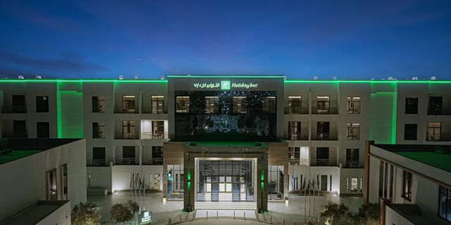 Hotel in Riyadh | Holiday Inn Business ...