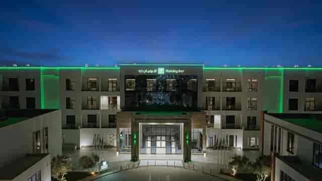 Zaytouna Ballroom at Holiday Inn Riyadh: corporate event space for training seminars.