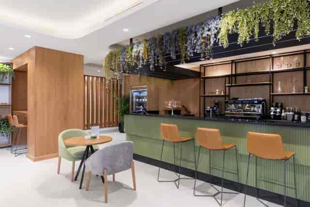 Zaytouna Ballroom coffee bar and lounge seating for corporate networking and business meetings.
