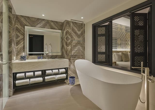Esteva / Rock Rose Boardroom
