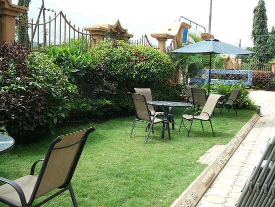 Outdoor restaurant