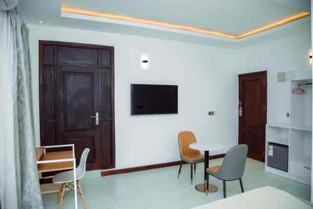 Hotel Amaranth conference room with flexible seating for executive meetings and breakout sessions.