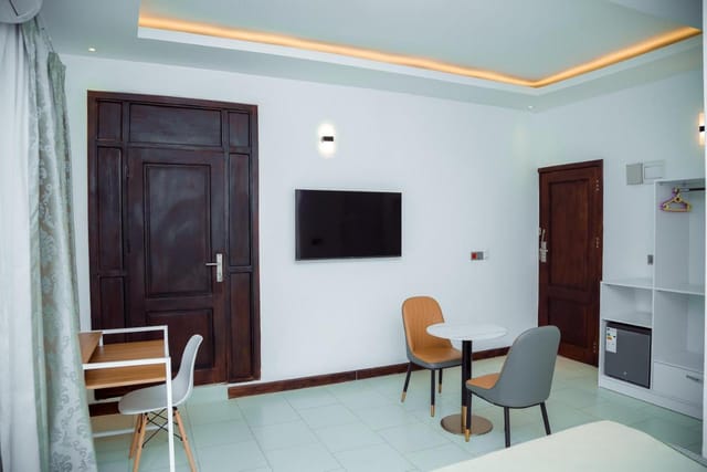 Hotel Amaranth conference room with flexible seating for executive meetings and breakout sessions.
