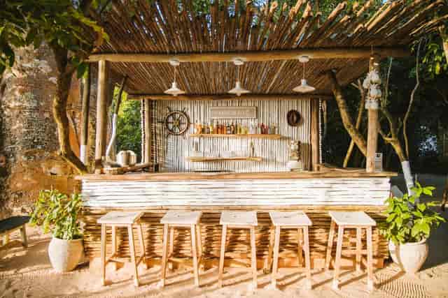 Anderson Bar & Restaurant: rustic outdoor space for corporate events and networking receptions.