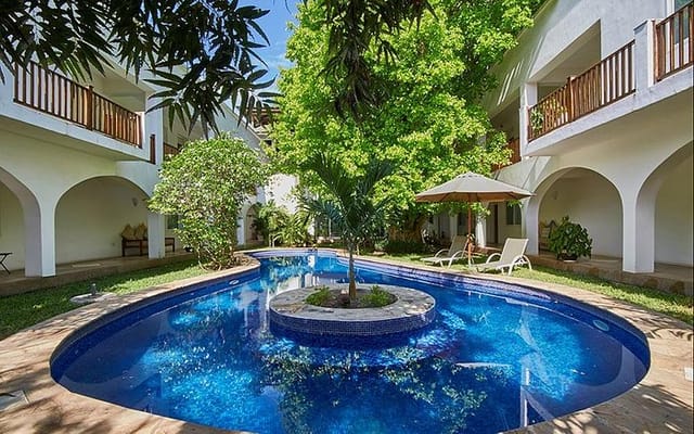 Alexander's Hotel lounge, private courtyard, ideal for incentive retreats and boutique off-sites.