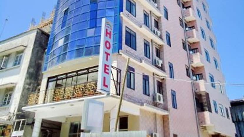 Mirch Masala Restaurant at Rainbow Hotel: casual budget dining space for social events.