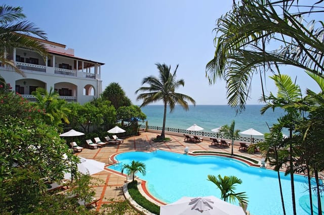 Oceanfront pool deck at Zanzibar Serena Inn for executive retreats and luxury incentive events.