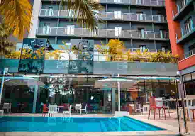 Sundowner Pool Bar
