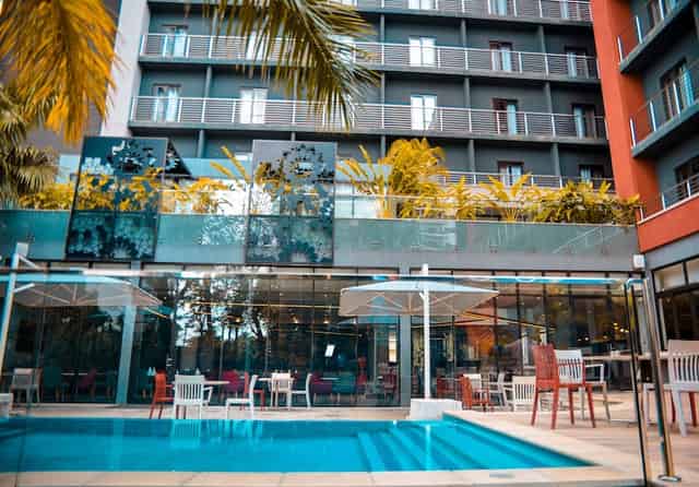 Sundowner Pool Bar