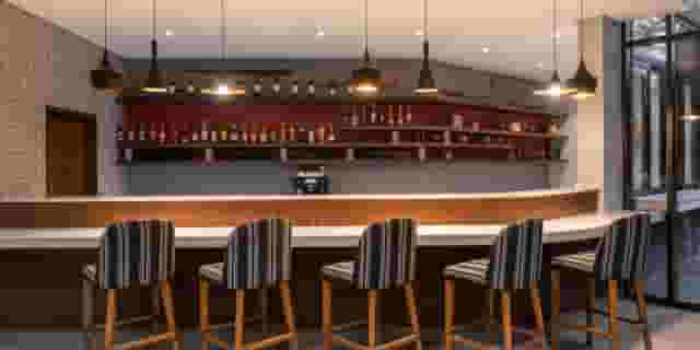 Sundowner Pool Bar