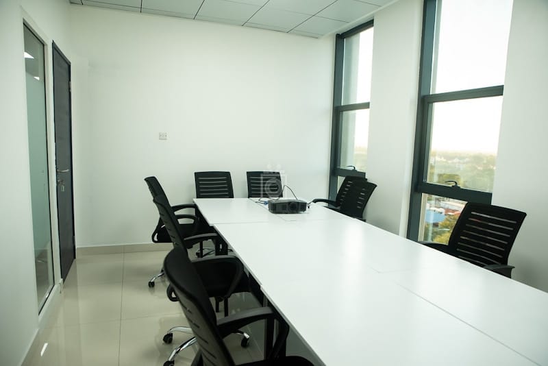 Seedspace functional boardroom for private team brainstorming and collaborative meetings.