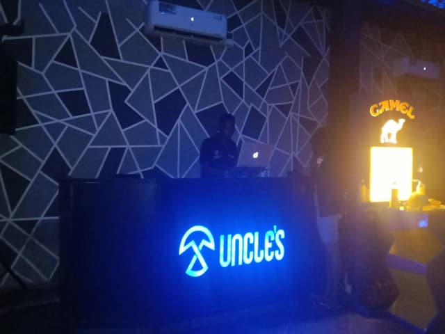 bar