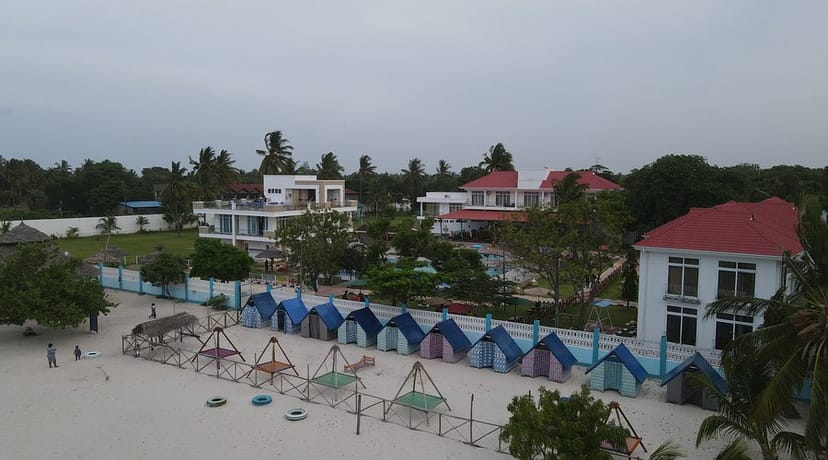 SUN N SAND BEACH RESORT - Prices & Inn ...