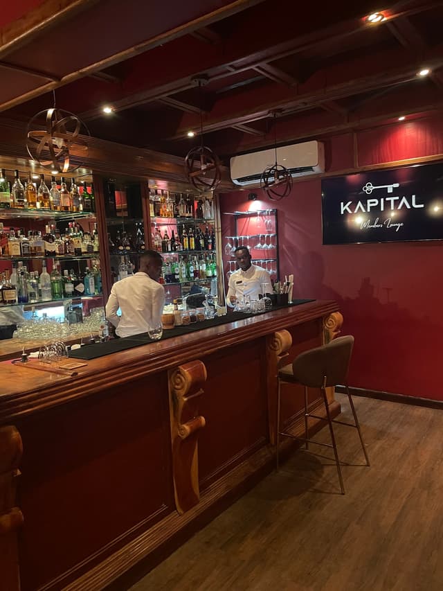 Bar & grill