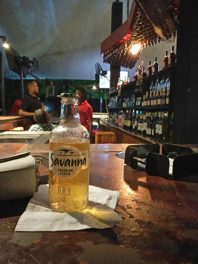 Bar & grill