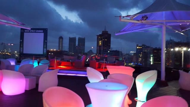 Lounge Bar