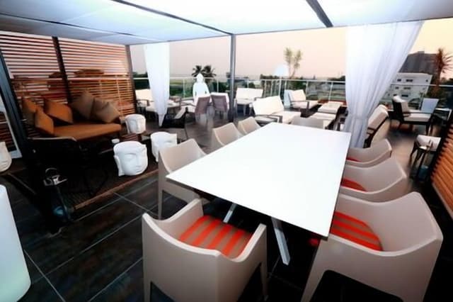 Rooftop Bar & Lounge