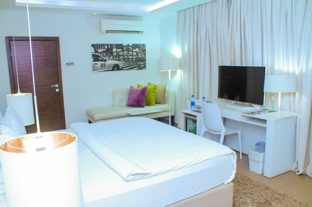 Rooms & Suites